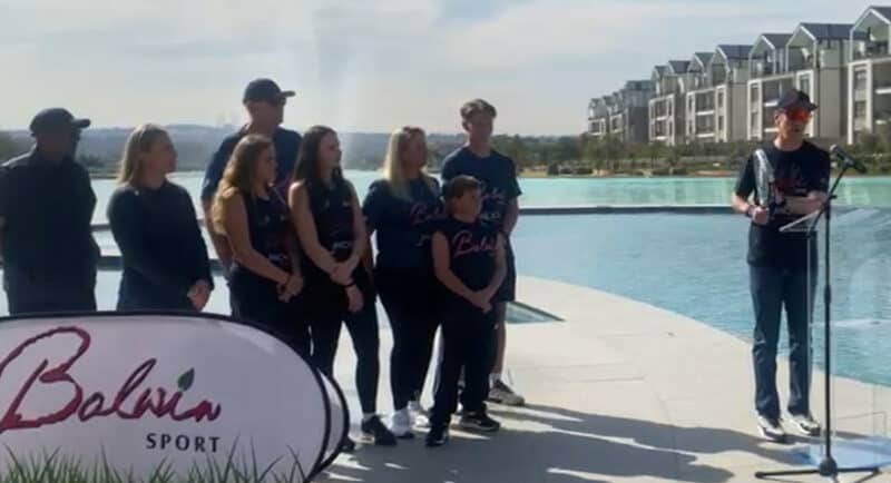 Experience the future of padel at Balwin Padel Waterfall City, opening this September. Five top-of-the-line indoor courts, featuring MajorSet and Mondo equipment, promise an unparalleled playing experience.