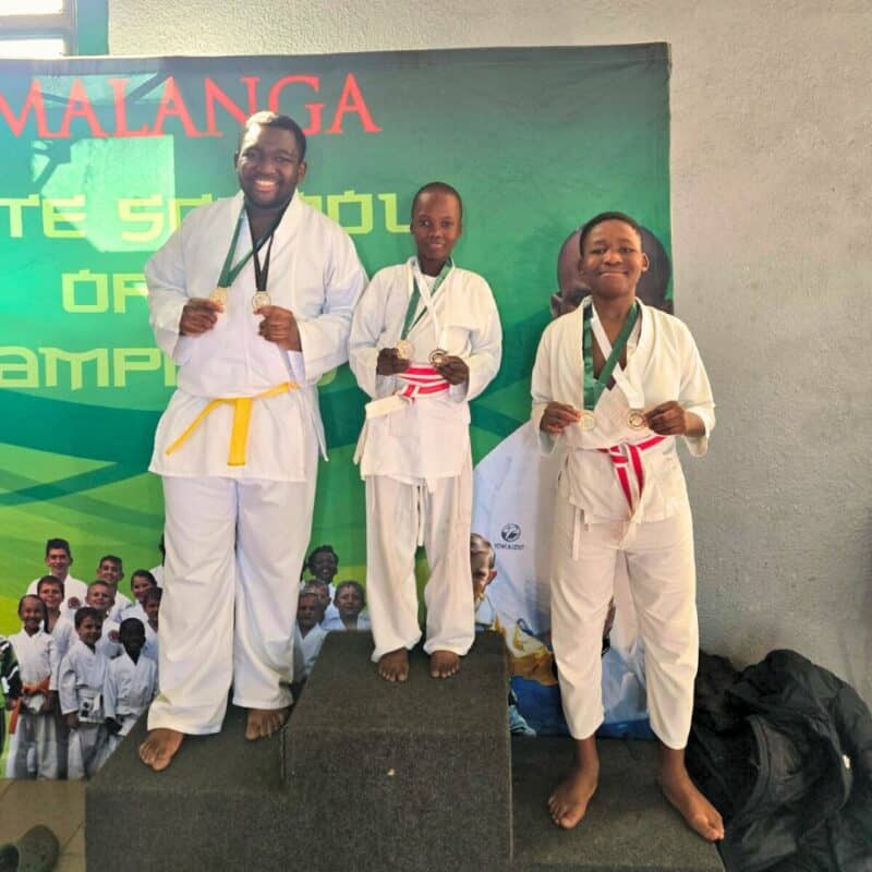 The impressive achievements of the Midrand Shotokan Karate karatekas included four gold, one silver, and three bronze medals across both kata and kumite categories.