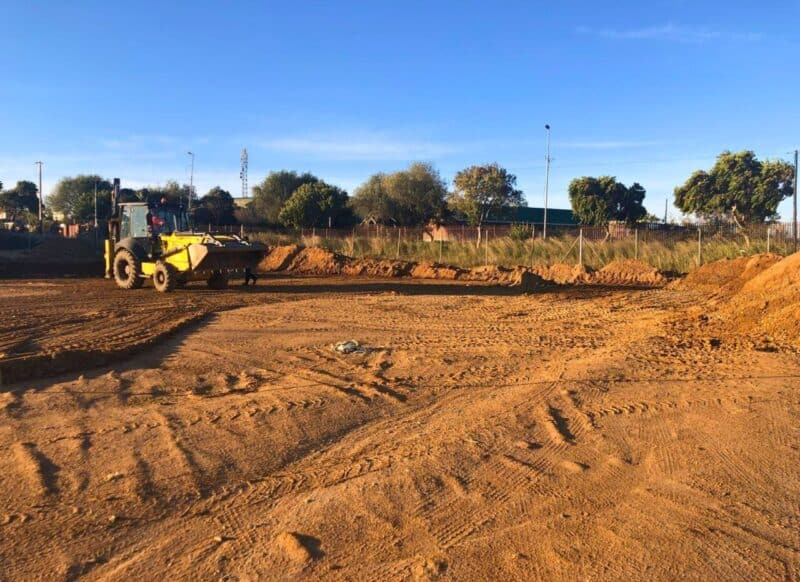 JDA has commenced with construction of key features at the Midrand depot, employing five local labourers to ensure that Rabie Ridge benefits from the work being done.