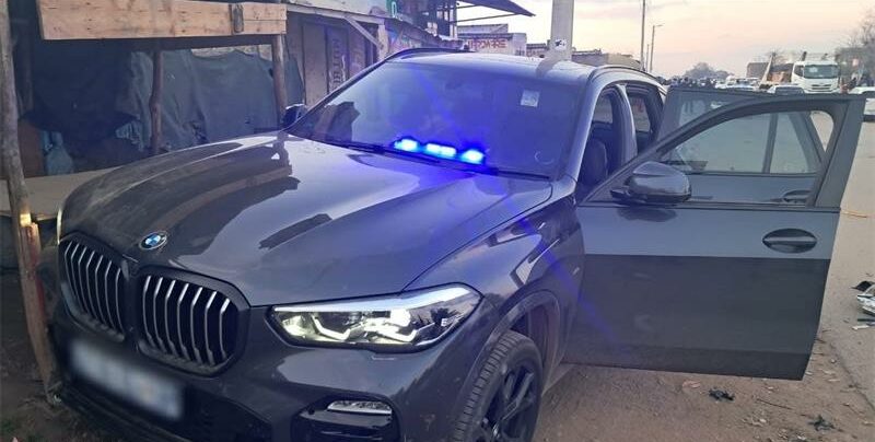 A high-speed chase began in Midrand, ending in Kaalfontein, when a number of hijacking suspects abandoned their car and fled on foot, vanishing in the nearby informal settlement.