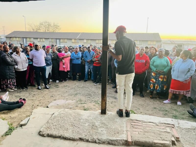 Frustrated by months of power cuts, delayed infrastructure repairs, and rising tariffs, Mayibuye residents have vowed to stage a total shutdown on August 25, protesting to the mayor’s office in Braamfontein to demand urgent intervention from the City of Johannesburg.