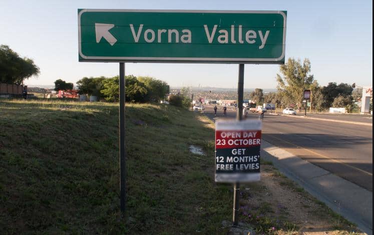 Ward 132 councillor concerned with illegal posters, signs, and billboards plaguing her ward, especially Vorna Valley.
