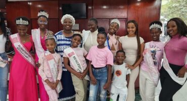 New Jerusalem Children’s Home founder Anna Mojapelo flanked by Miss Face of Beauty Tembisa models on October 4 at Gallagher Convention Centre. Photo: Suppli