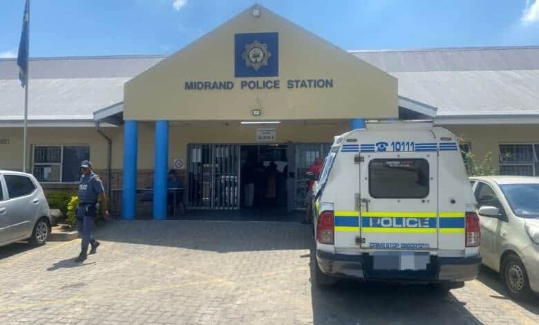 Democratic Alliance oversight visit at the Midrand Police Station exposes growing frustrations over limited parking, a shortage of patrol cars, and overworked detectives.