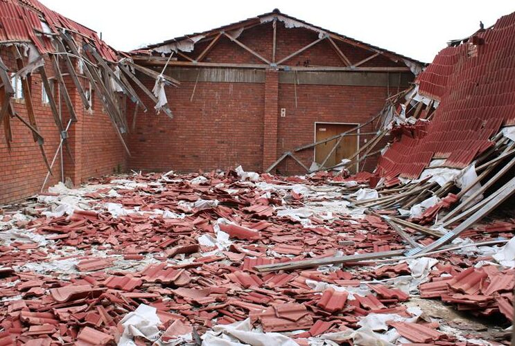Although it is not clear when exactly the roof fell in, Ward 80 councillor Melody Hlatshwayo said the business leaders were to blame after rejecting the R500 000 budget allocated for renovations.