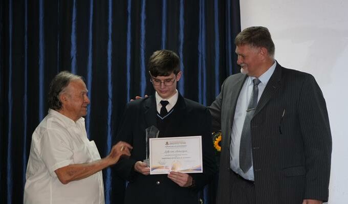 Luke van Antwerpen has fought cystic fibrosis his entire life. Now, after developing a dangerous infection, Summerhill School SA is calling on the community to help fund a breakthrough treatment that could save his lungs.