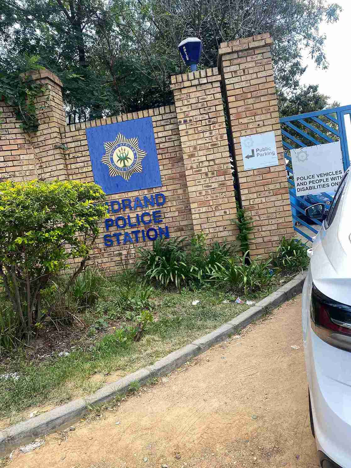 Discussions held to resolve Midrand Police Station traffic and parking crisis