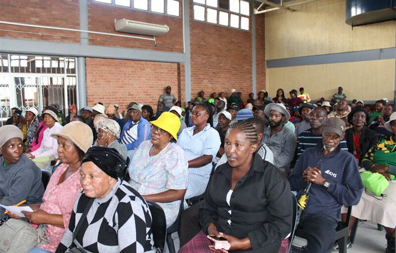 During the community engagement, community members called for full of service delivery, hoping to get a chance to speak to the city's mayor.