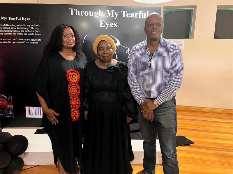 Celebrated author hosts successful book launch in Kyalami