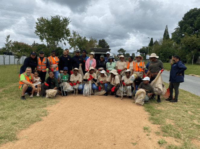 Residents roll up sleeves for Noordwyk clean-up on Human Rights Day