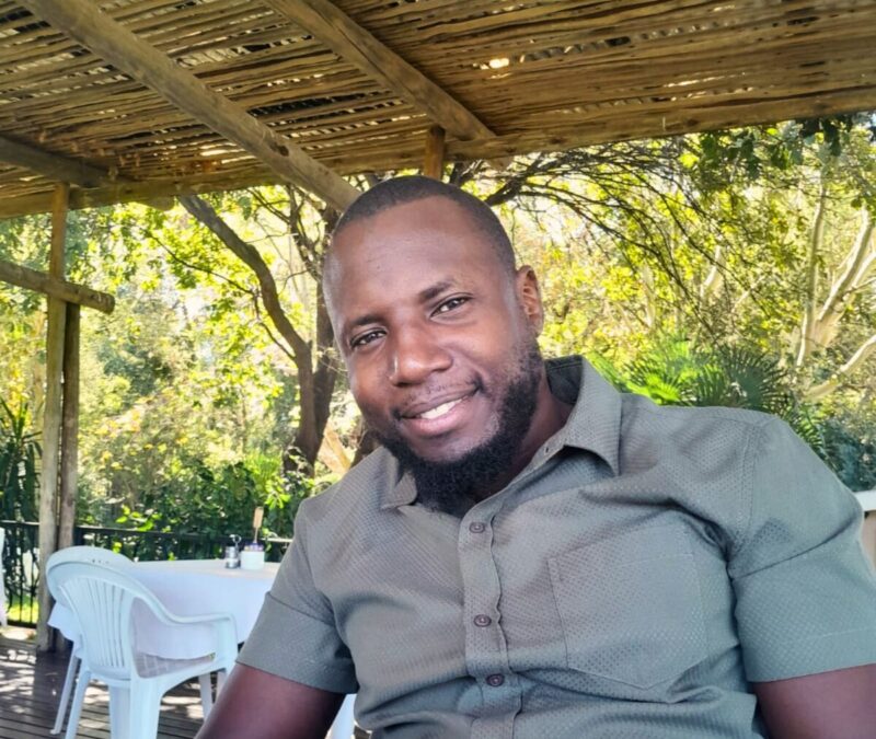 Midrand entrepreneur Michael Mulindi shares how outsourcing and smart networking helped him build a branding business.