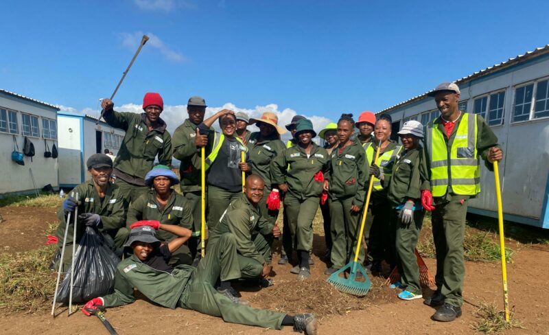 Rabie Ridge’s EPWP workers and volunteers have stepped up to address overgrown grass, litter, and reportedly unsafe conditions at Dulcie September Primary School.