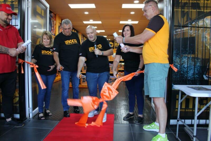 Customers waited at the doors of the INGCO store since 04:00 in the morning for the amazing promotions and giveaways during this grand opening.