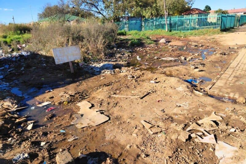 After a resident was caught dumping waste shortly after a clean-up campaign, Mayibuye Youth Movement leaders say stricter action may follow against offenders.