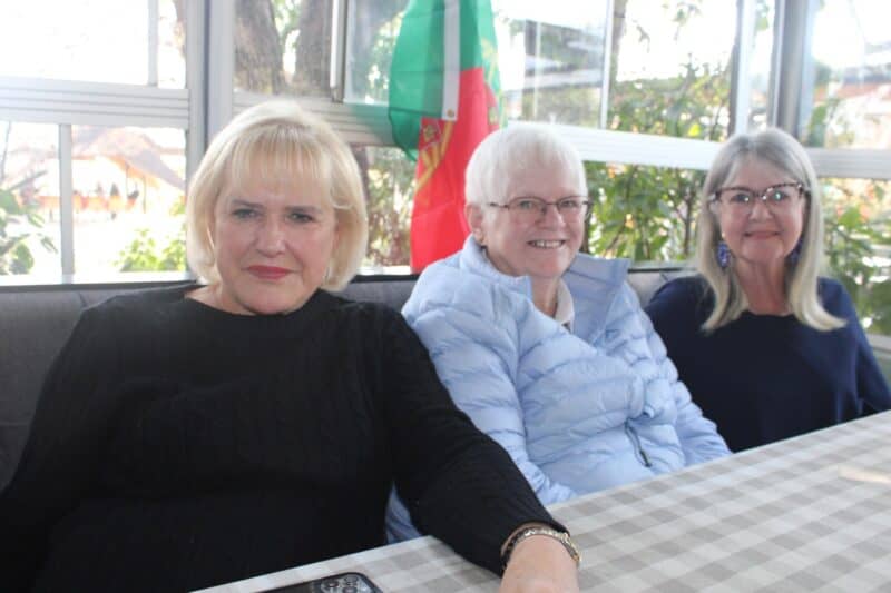 A group of Ward 132 senior residents continues to prove that friendship has no age limit through shared meals and meaningful conversations.