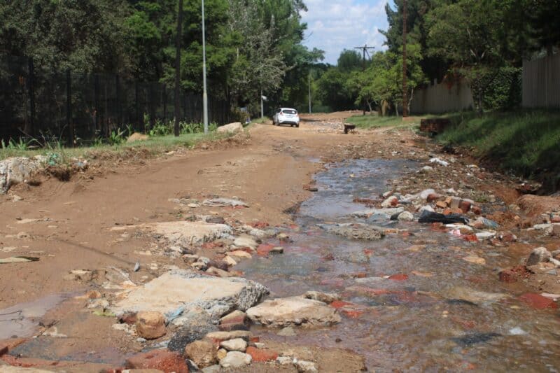 The Johannesburg Roads Agency has honoured its commitment to maintain State Road in President Park, bringing relief to motorists. However, residents had previously stated that only a tarred road would solve the recurring problems.