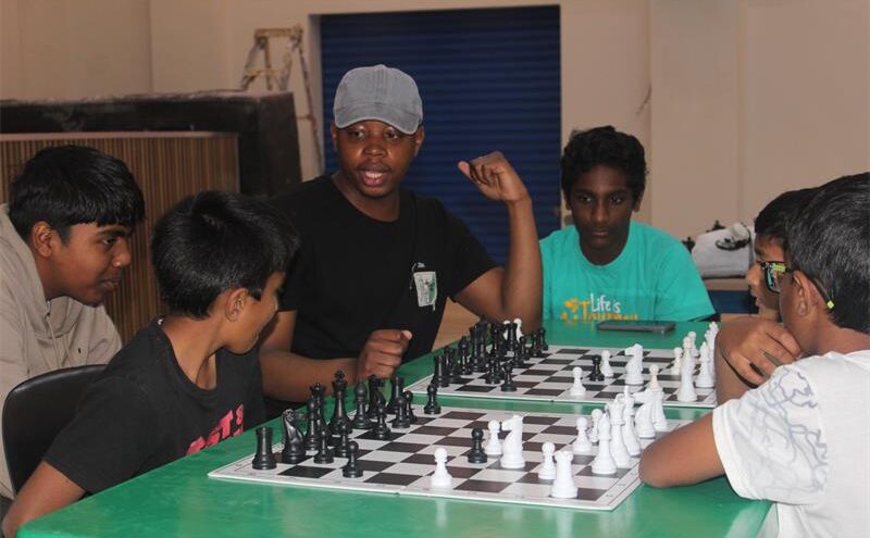Coach Kgosimang Molefe guides Midrand Chess Club players through key chess strategies during their latest training session on August 22, 2026. Photo: Comfort Makhanya