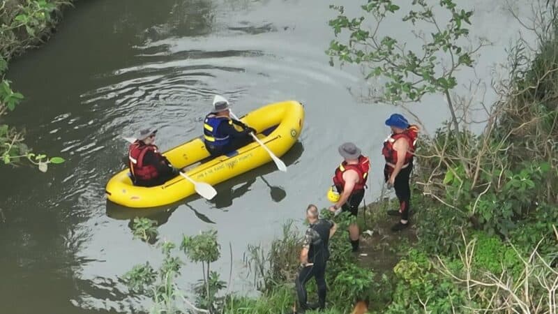 Divers from Johannesburg water policing and diving services recover the body of a man from an abandoned mineshaft in Klipfontein on August 4, 2026. Photo: Supplied