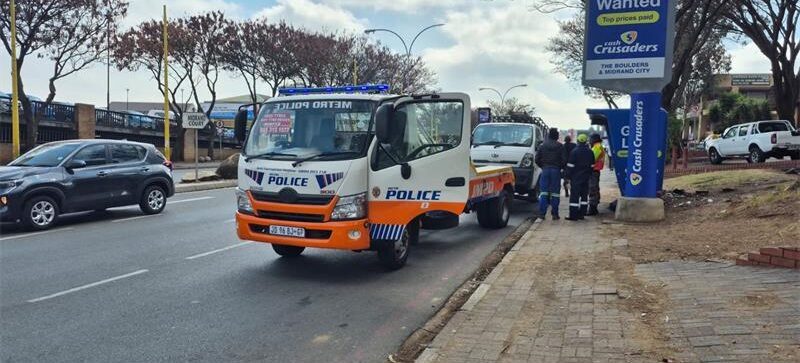 JMPD Region A impounds one light truck for illegal roadside parking opposite the Midrand Magistrate's Court during the operation. Photo: CrumRegionA X