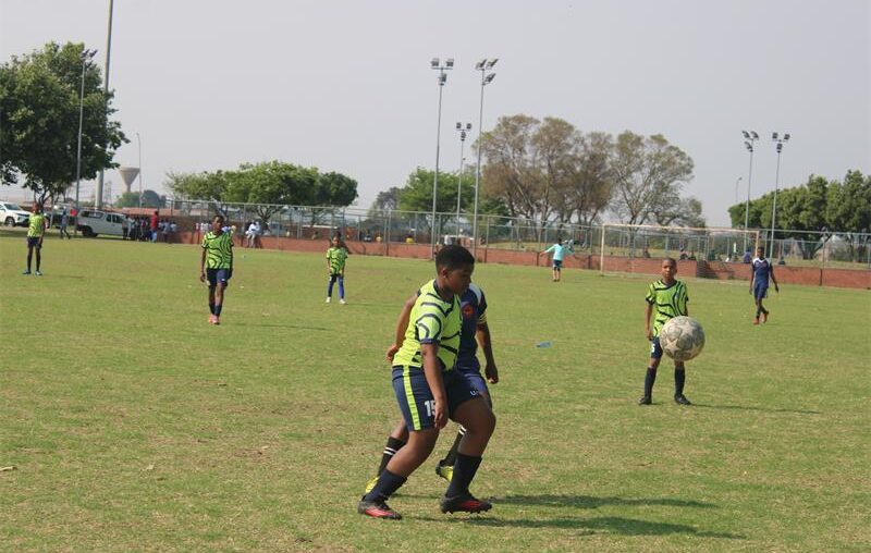 Waterfall Warriors FC’s Pheletso Matlala receives a pass during a league encounter against Super Midrand Boys at Rabie Ridge Stadium on September 19. Photo: Comfort Makhanya