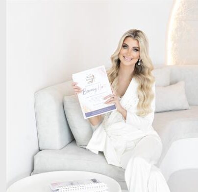 Entrepreneur and mentor secures two awards during an inspiring global pageant campaign in Illinois.