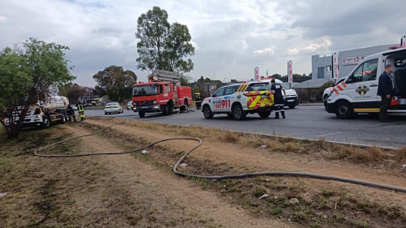 Joburg EMS has confirmed that two occupants were injured after a light aircraft crashed into a business complex in Randjesfontein, Midrand, on Tuesday.