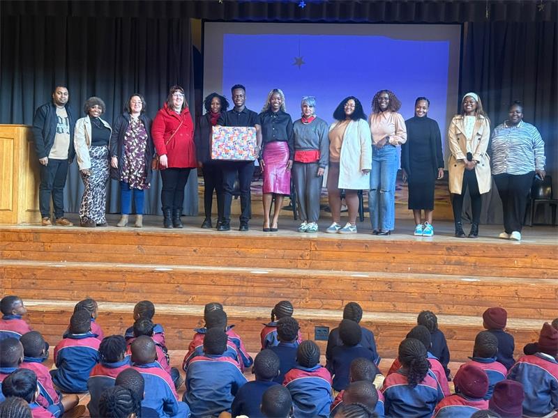 A former Midrand Primary School learner has returned to give back, donating colouring books, crayons and pencil packages to learners through her Ukumila Foundation.