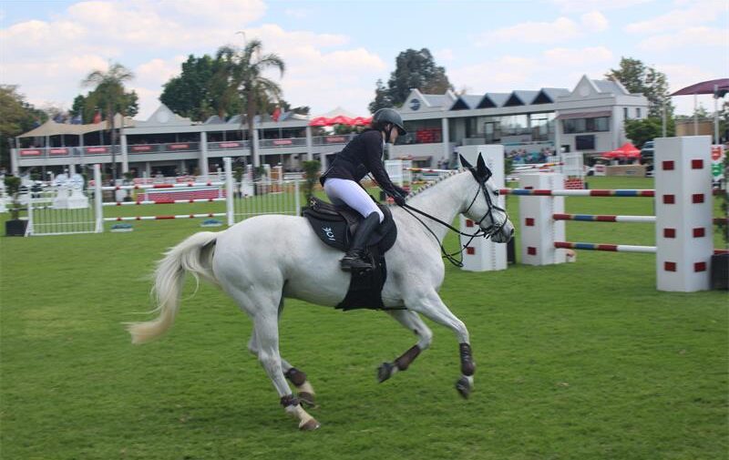 Description: Ela Vita Kastelic and Callaho Valencia in action at the Kyalami Equestrian Park on October 3, 2026. Photo: Itumeleng Molefe