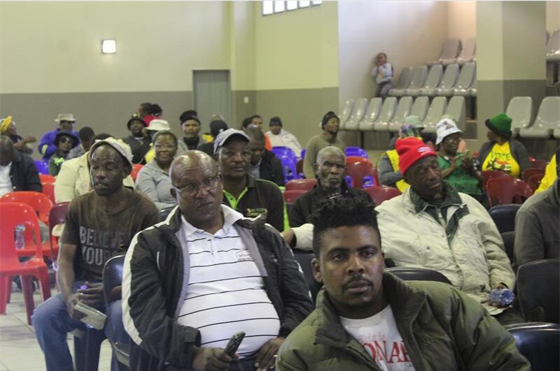 Residents engage city officials on long-standing service delivery challenges affecting communities across Ivory Park on October 1, 2026. Photo: Comfort Makhanya