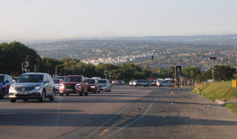 JMPD warns motorists against using an unauthorised dirt route between Kyalami Estate and the Kyalami Race Track to avoid traffic congestion. Photo: Comfort Makhanya