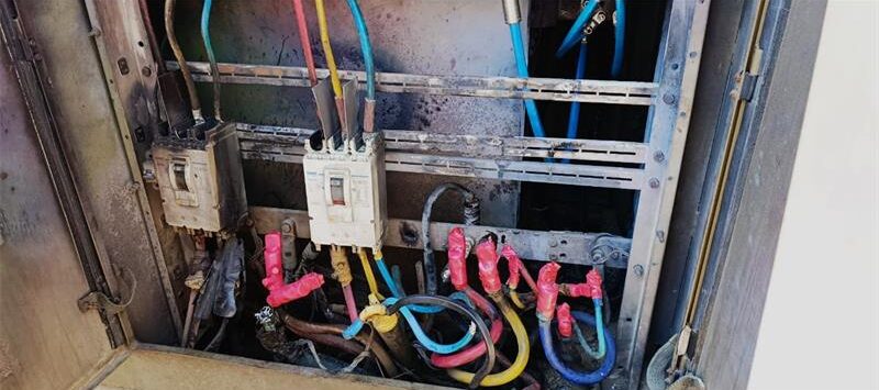 DESCRIPTION: Illegal electricity connections in Kanana informal settlement were targeted during City Power’s operation on October 12, 2026. Photo: City Power
