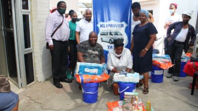 Taxi Association donates food parcels