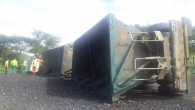 truck overturns