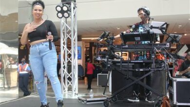 Only hits Mall's anniversary