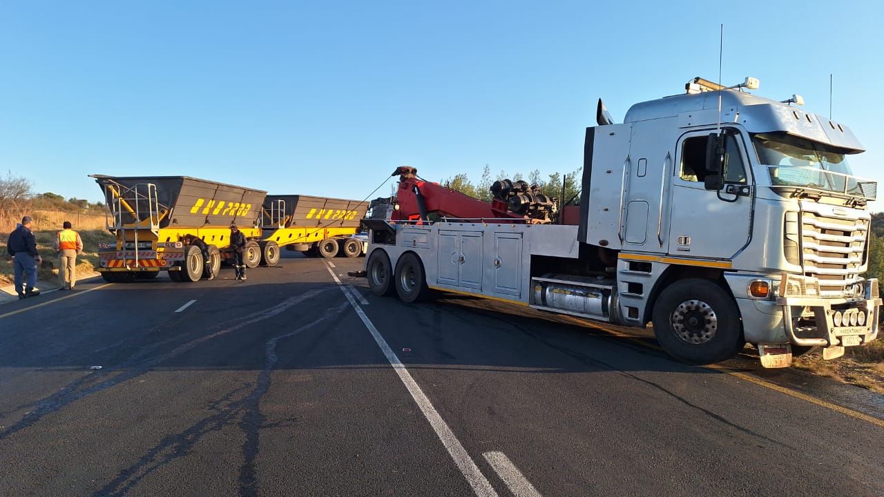 Truck set alight on N11 near Ingogo | Northern Natal News