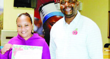 Image of Patricia Zoya of Tourism Dundee and chairperson Toy Mtshali.