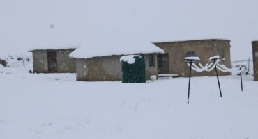 Snow on a kraal in Driefontien