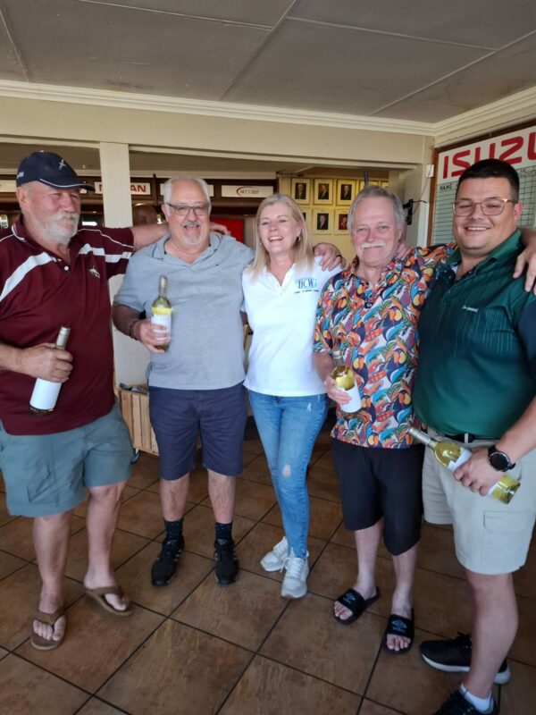 Golfers raise funds at HCW Brokers golf day