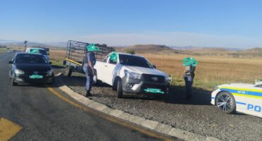 police-stop-stolen-vehicle-linked-stock-theft
