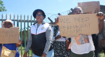 Parents and teachers gathered outside Inkanyiso Special School last week to protest against ongoing funding issues, hoping to draw the government’s attention to their grievances.