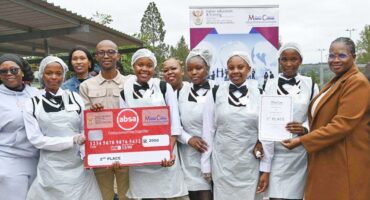 Image of young people from Majuba College, Dundee, with Endumeni Mayor Mkhize at a college Market Day.