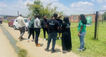 UMzinyathi Wi-Fi programme to be rolled out in all four local municipalities The installation of Wi-Fi has begun in communities under the uMzinyathi Municipality as the municipality is undertaking a programme to ensure that residents and students can easily access Wi-Fi. The municipality launched this initiative after receiving sponsorship from Connect SA to install Wi-Fi for residents. The installation has already started in Sibongile, Dundee, and will be rolled out to all municipalities within uMzinyathi. The way this Wi-Fi works is that you buy a R5 voucher, which gives you 2.5GB of data. The Mayor of the uMzinyathi District Municipality Cllr Thembisile Mchunu says their aim with this programme is to fight inequality among people when it comes to technology (the digital divide). Some students have struggled to complete their schoolwork because they do not have data. Once the Wi-Fi has been installed everywhere, it will be easier for people to connect, and students will be able to do their schoolwork without problems. “We are grateful for the support we received to start this programme. From now on, what we will do is continue seeking support so that the programme can continue. What we hope to see is people no longer having to buy these R5 vouchers, but instead getting the Wi-Fi for free,” said the mayor.