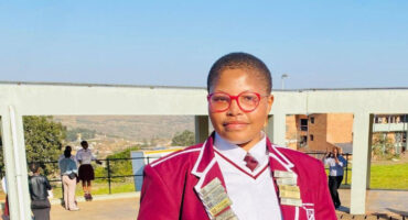 An image of a grade 12 learner Simesihle Khuzwayo from Nongoma under the Zululand District. She recently had the honour of meeting Minister of Basic Education Siviwe Gwarube after being invited among the top 40 National Senior Certificate (NSC) achievers for 2025.