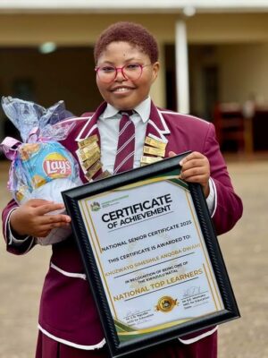 An image of a grade 12 learner Simesihle Khuzwayo from Nongoma under the Zululand District. She recently had the honour of meeting Minister of Basic Education Siviwe Gwarube after being invited among the top 40 National Senior Certificate (NSC) achievers for 2025.