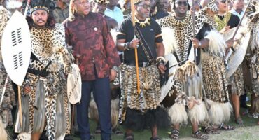 Image of King Misuzulu KaZwelithini and KZN Premier Ntuli at Isandlwana.