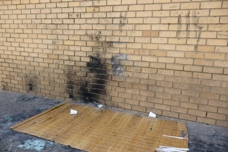Burn marks on brick wall outside Voortrekker substation.