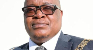 An image of AbaQulusi Local Municipality Mayor, Sifiso Mkhwanazi as he talks service delivery in AbaQulusi.