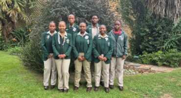 An image of Vryheid Landbou High School learners who are part of the blood bank ‘Pere’ group.