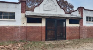 An image of the abandoned building at the AbaQulusi Public Swimming Pool, which residents say has been neglected for years.