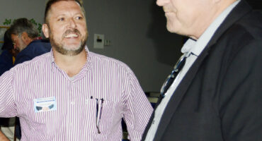 Image of Christo Bester of the Sakeliga addressing a meeting Dundee.